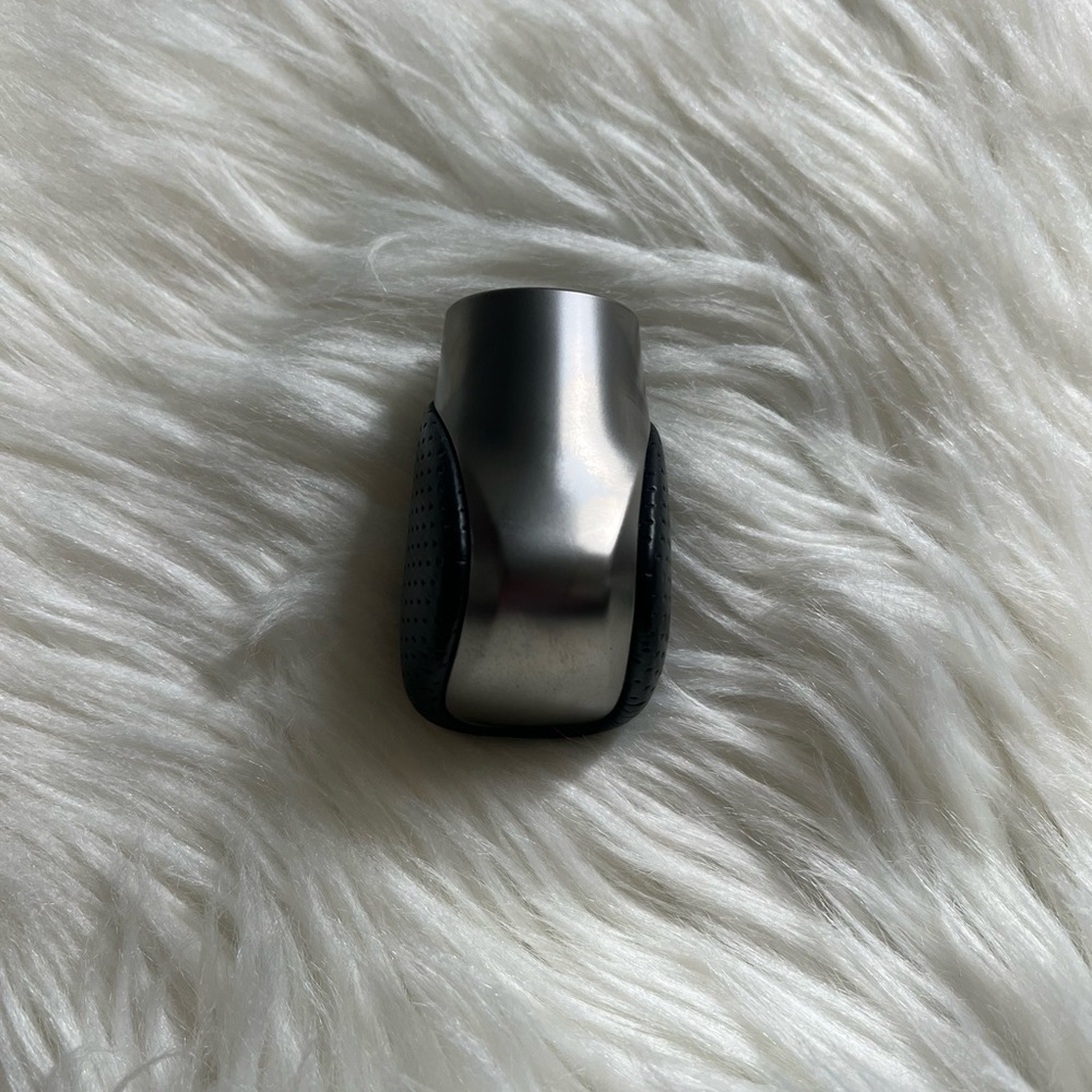 Lexus RC 200t Original Shift Knob - Picture 4 of 5